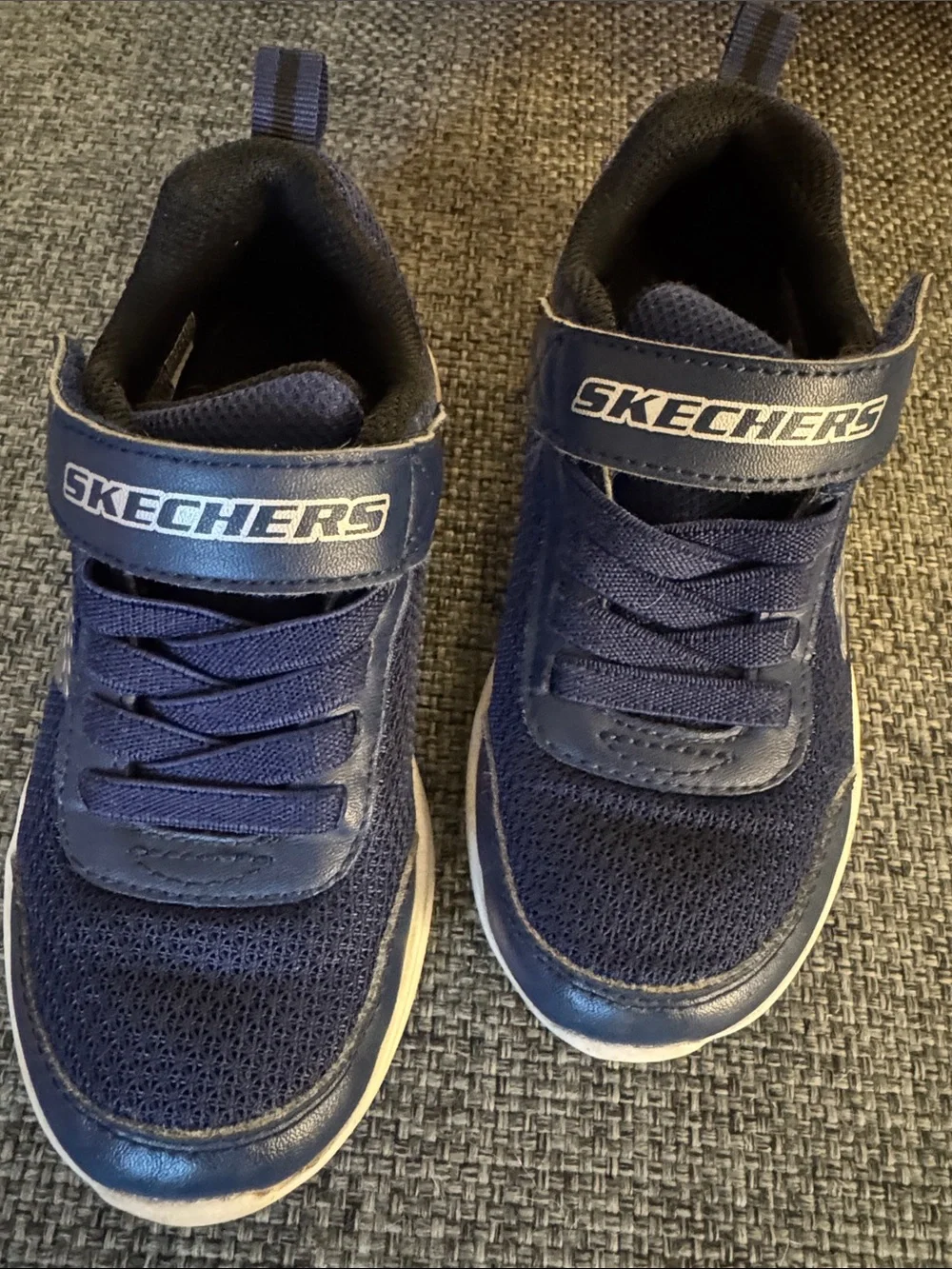 EUC Skechers Boys' Unisex Dynamic Sneaker 11 Little Kid Toddler Velcro